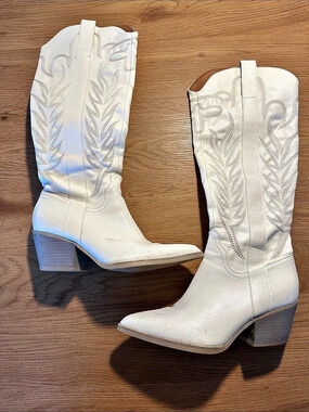 OASIS SOCIETY The Samara White Floral Heeled Boots US 6.5